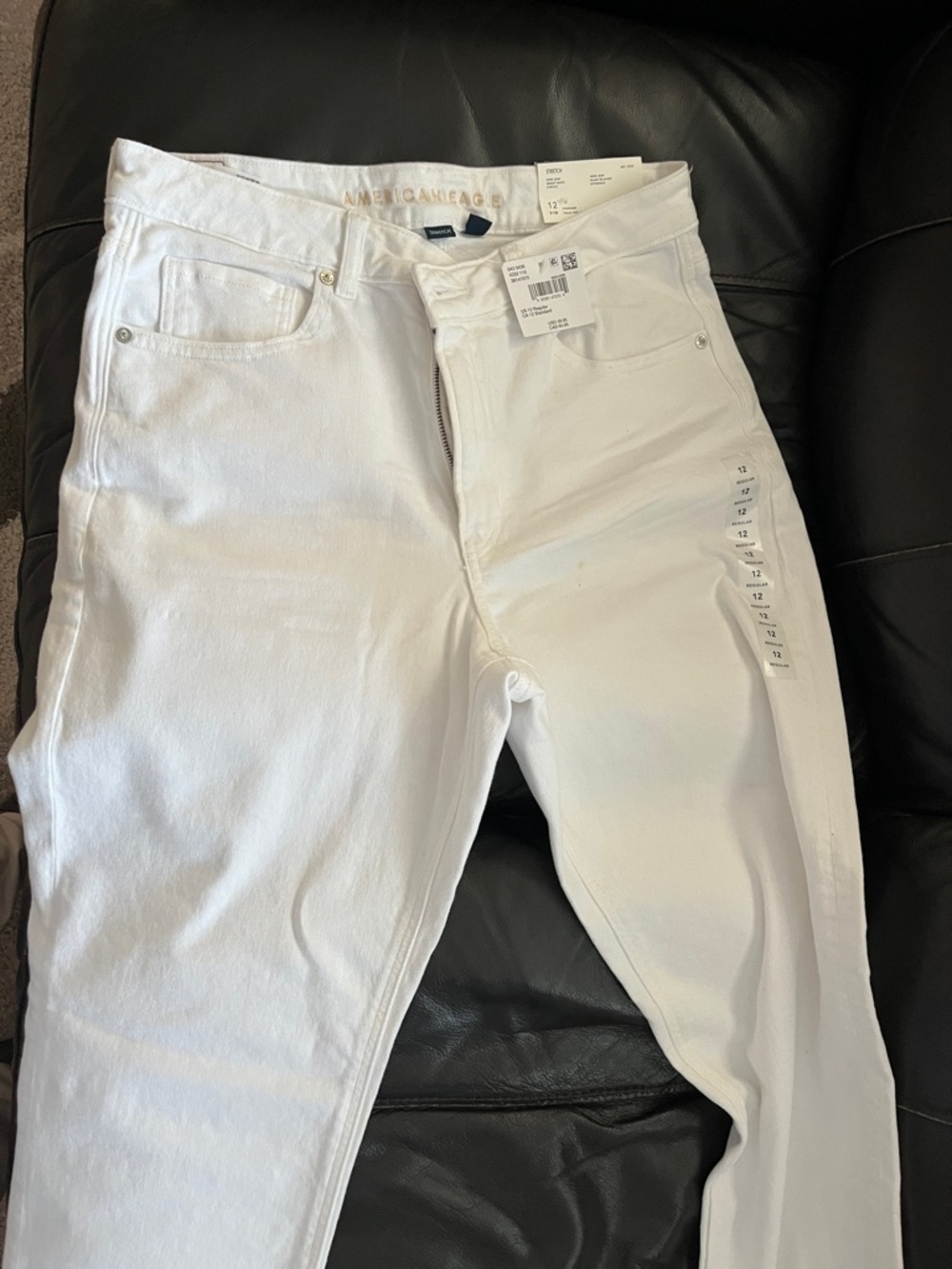 American Eagle Outfitters White High-Rise Skinny Jeans Size 12 brand new w/ tag
